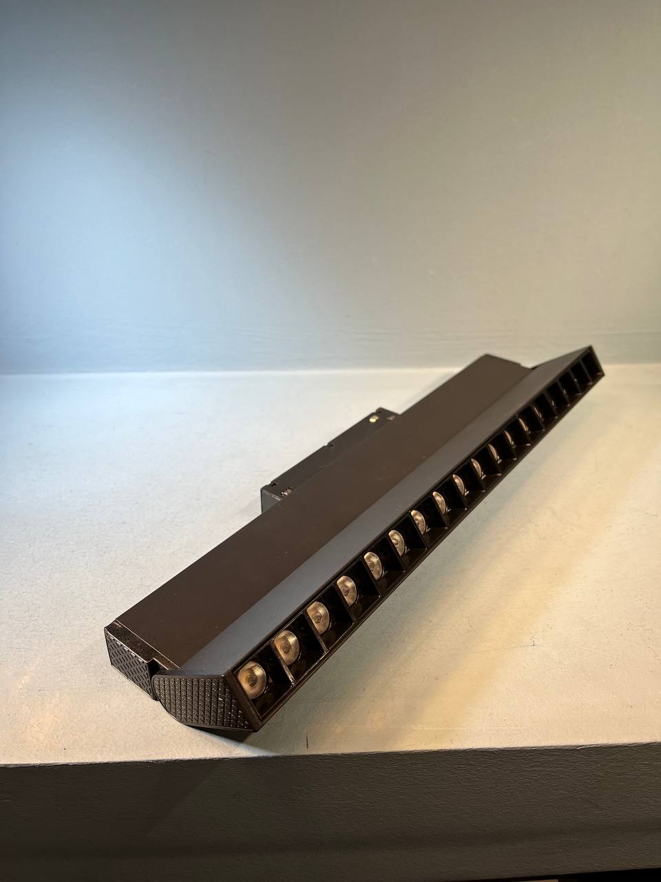 چراغ مگنتی دات 18 وات نقطه ای