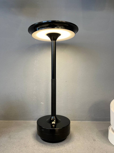 چراغ رومیزی سفینه ای