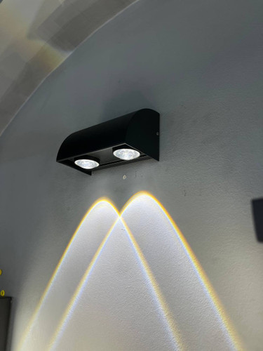 چراغ دیواری یک طرف نور قطاری